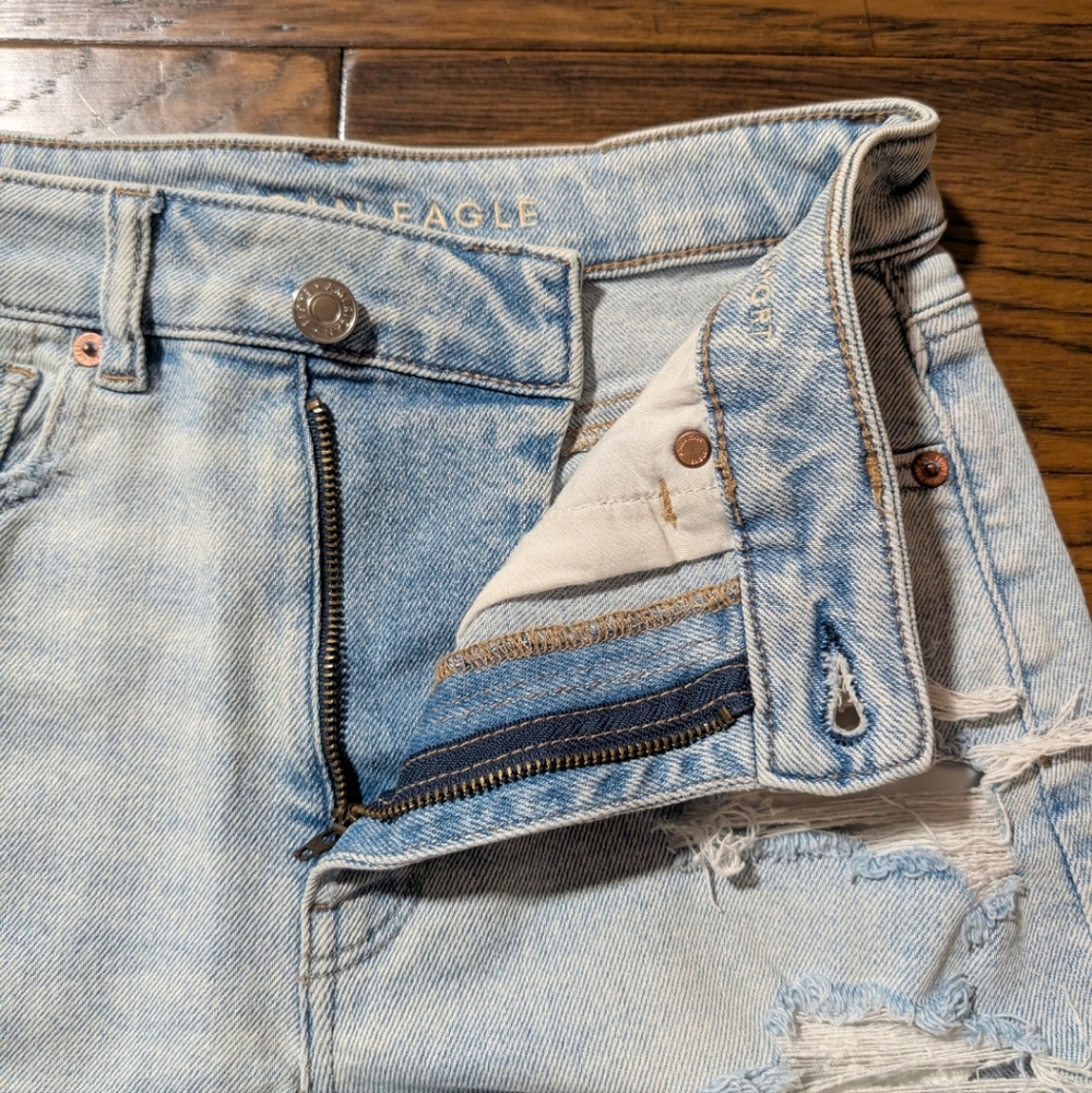 American Eagle Outfitters Light Wash Distressed Jean Shorts - Picture 9 of 16